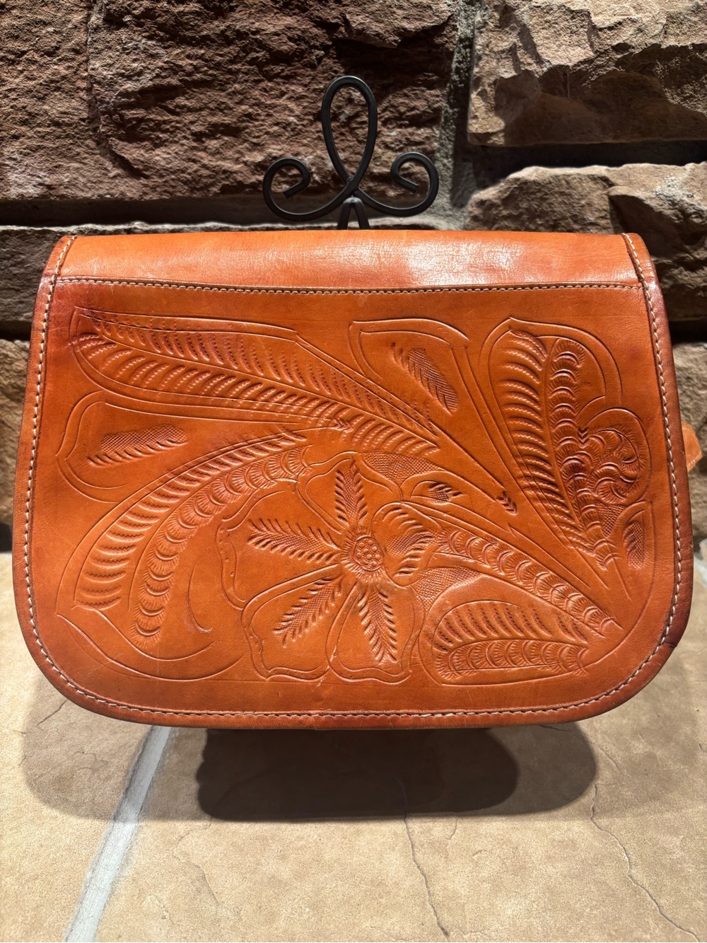 Sereno Vintage Tooled Leather Crossbody Bag in Caramel with Floral Design - Picture 4 of 13